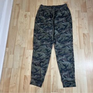 AMERICAN EAGLE OUTFITTERS Womens Green Camo Drawstring Pull-On Joggers SZ Small